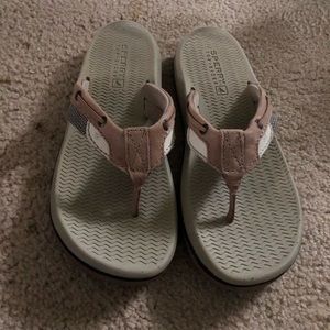 Sperry flip flop